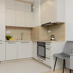 Goodnight Bialoleka With 2 Bedrooms & Parking By Renters Lägenhet *