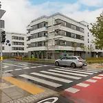 Goodnight Bialoleka With 2 Bedrooms & Parking By Renters Lägenhet