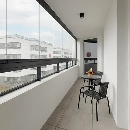 Goodnight Bialoleka With 2 Bedrooms & Parking By Renters Apartman Varsó