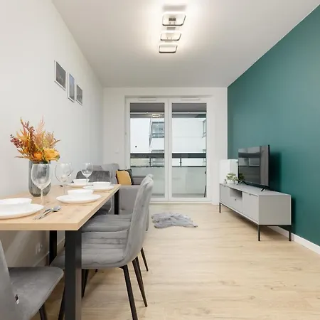 Goodnight Bialoleka With 2 Bedrooms & Parking By Renters ורשה